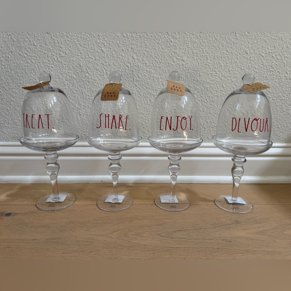 Rae Dunn - Set of 4 Holiday Cupcake Stand with Lids
